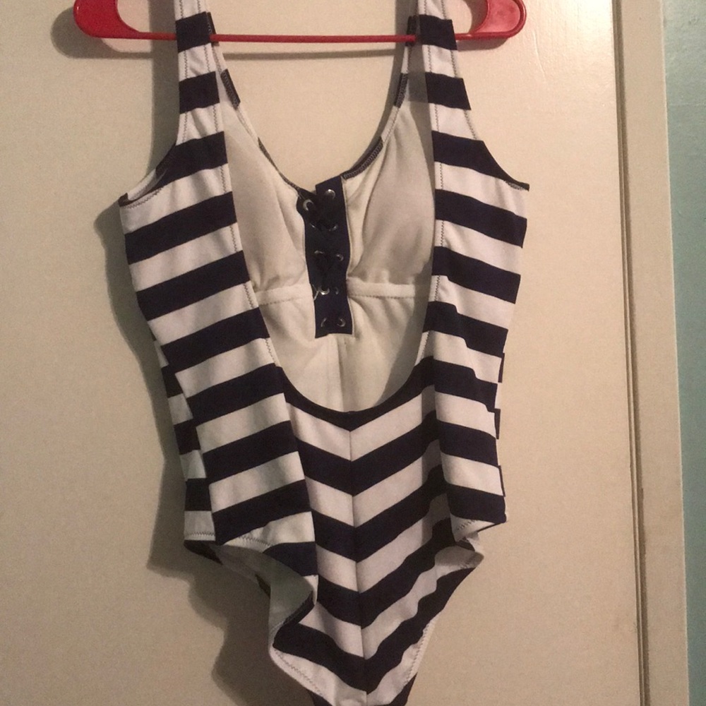 Low back striped bikini - Picture 2 of 2